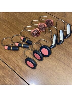 Set Of 12 Women Fashionista Makeup Artsy Design Shower Curtain Hooks New.